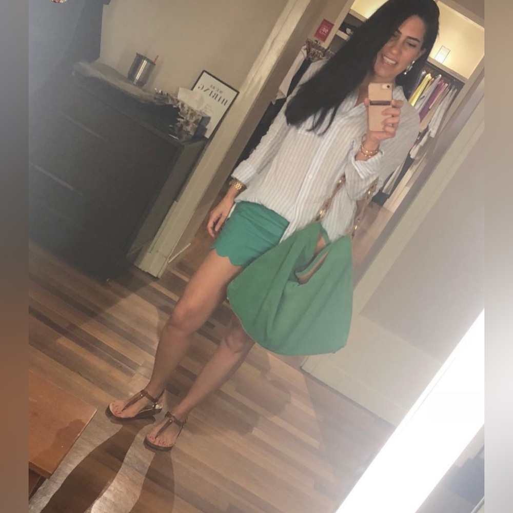 Green Scalloped Hem Women Shorts
